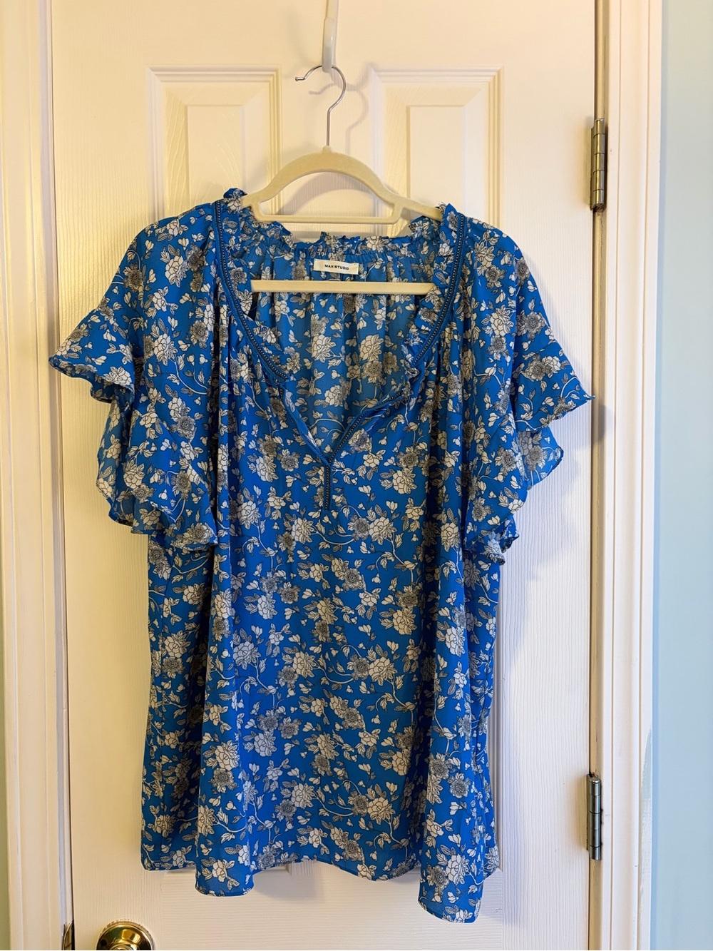Max Studio Blue Floral Flutter Sleeve V-Neck Blouse
